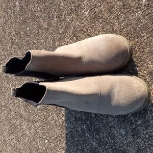 NWOT Sorel Joan of Artic Chelsea II Wedge Boots Women's 7